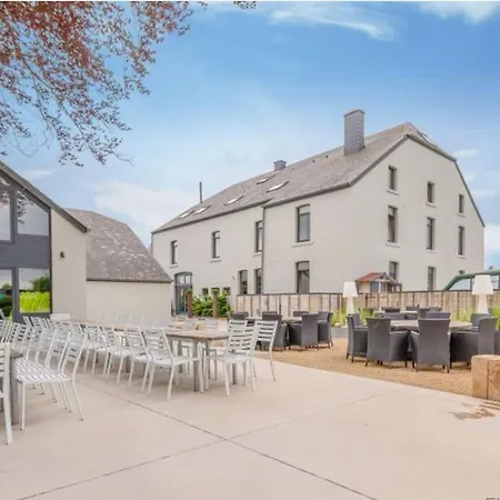 Spacious In With Private Pool * Florenville