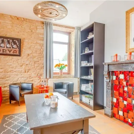 Vila Spacious In With Private Pool