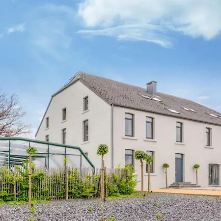 Spacious In With Private Pool