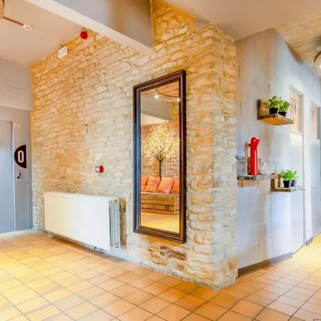 Vila Spacious In With Private Pool