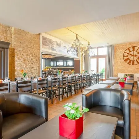 Spacious In With Private Pool *