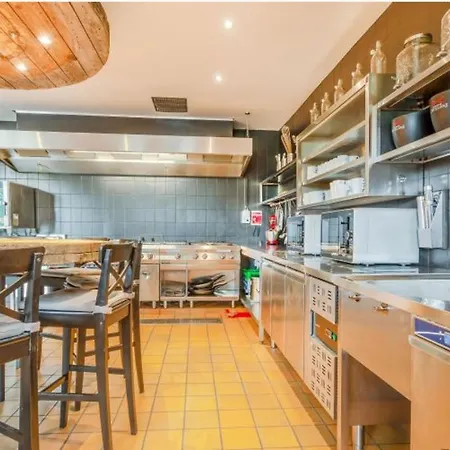 Villa Spacious In With Private Pool *