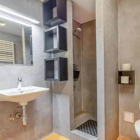 Spacious In With Private Pool