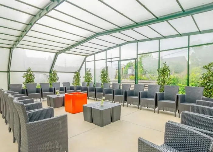 Spacious In With Private Pool