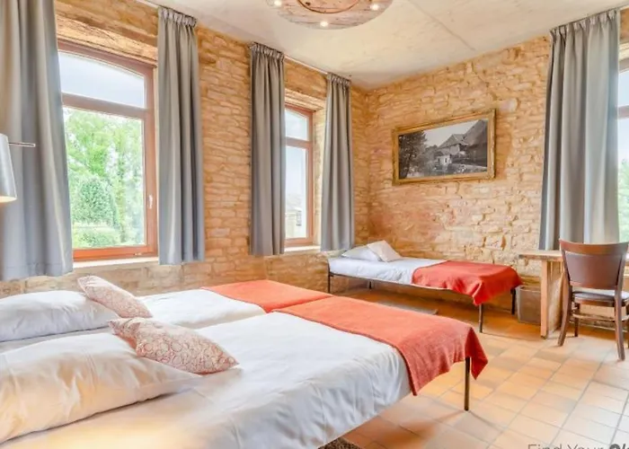 Spacious In With Private Pool *