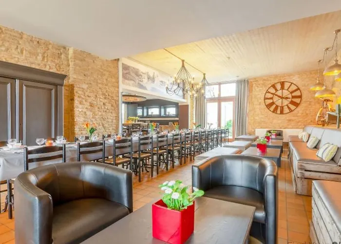 Spacious In With Private Pool *